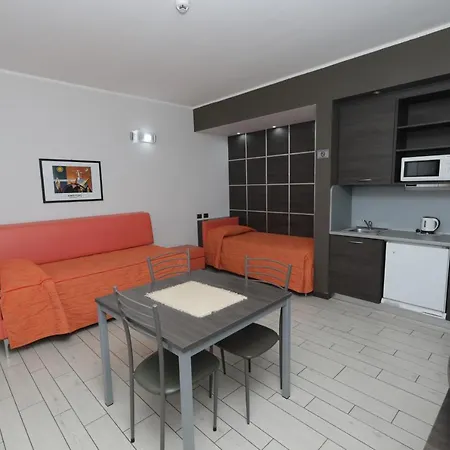 Otel Aurora 3*
