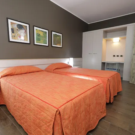 Hotel Aurora 3*