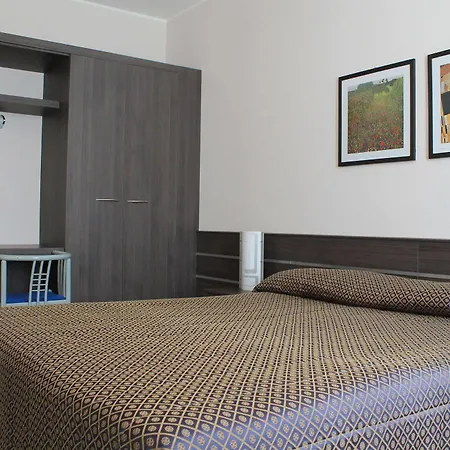 Hotel Aurora 3*